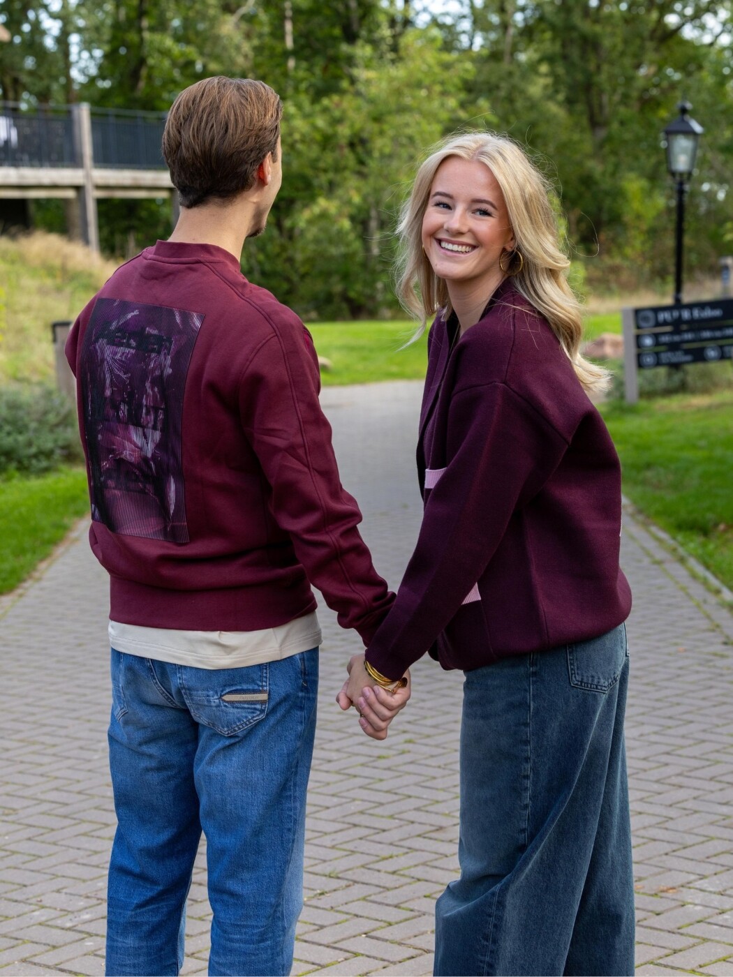 Bordeaux rode kleding met backprint | Herfstmode dames en heren ❤️ %lookbooks.TITEL%