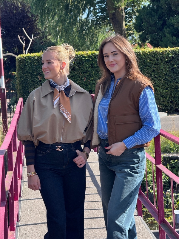 Laagjes dragen in het najaar: 2 stijlvolle dameslooks 🤎 %lookbooks.TITEL%