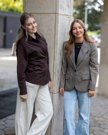 WELKOM DAMES 🩷 II Dit schooljaar komen Karen en Astrid team W...