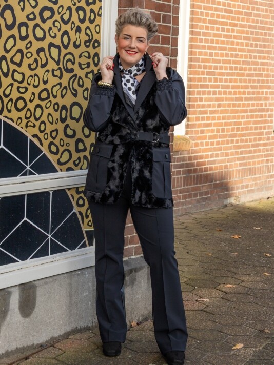 Lian - Zip73 %lookbooks.TITEL%