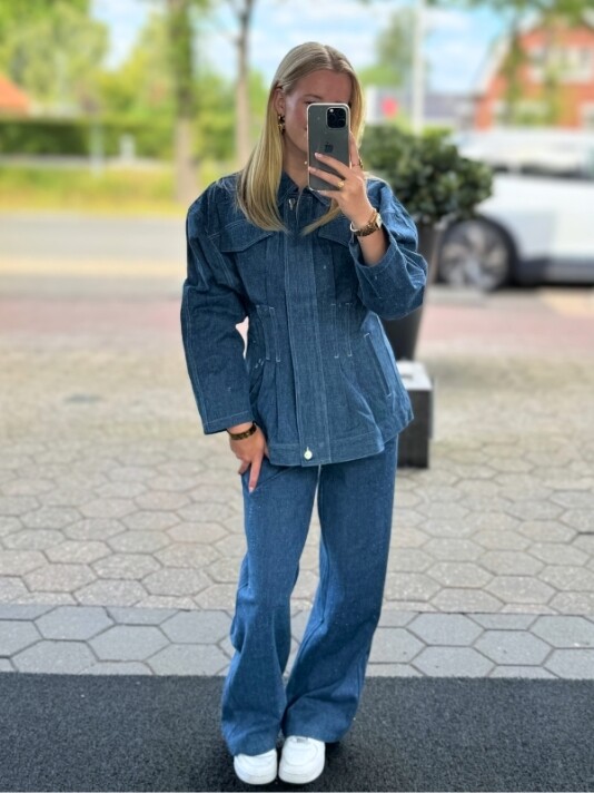 %lookbooks.TITEL%