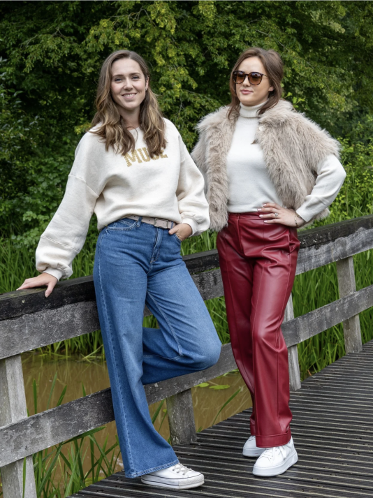 %lookbooks.TITEL%