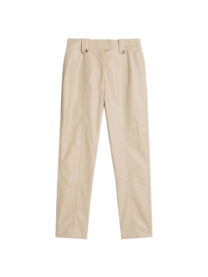 Josh V broek