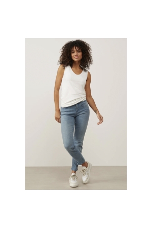 Yaya Round V-neck singlet Off White
