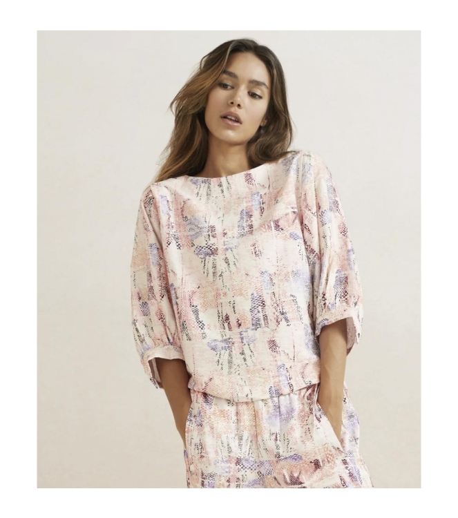 Yaya Printed batwing boatneck top Flamingo plume pink dessin