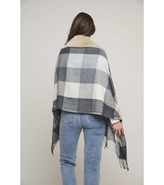 Rino en Pelle Poncho with fur details 10717 black birch