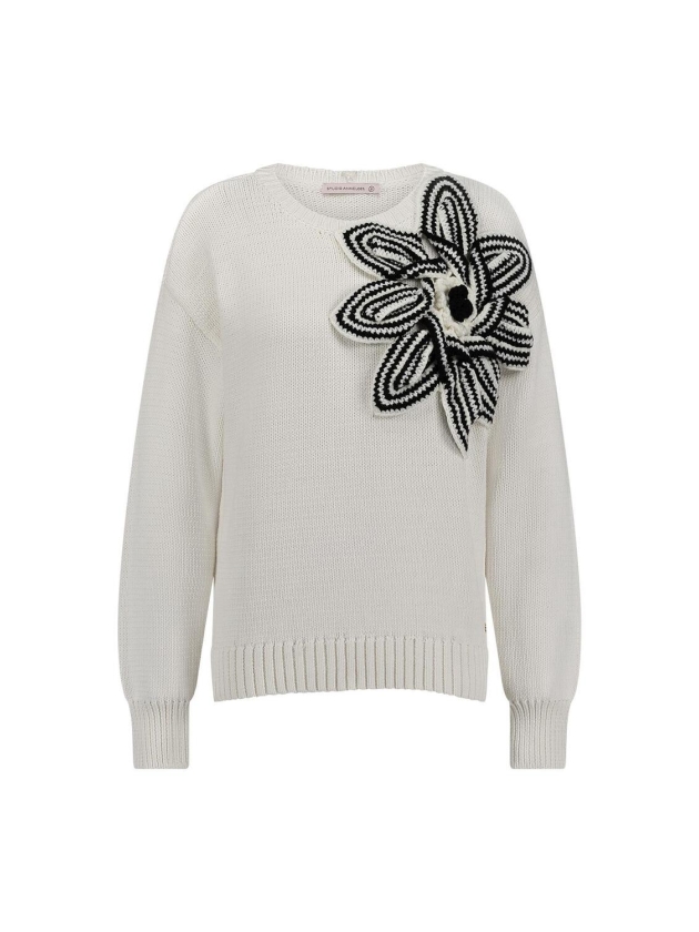 Studio Anneloes Valerie chunky flower pullover 1100 off white