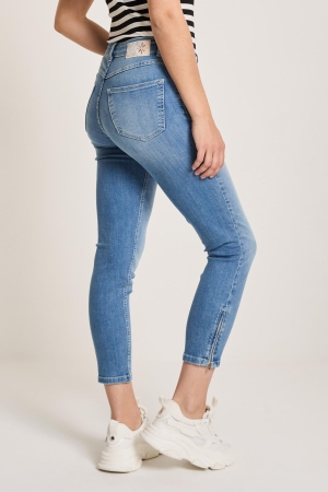 Parami Amber - Daily Denims - D42 - Medium D42 Medium used