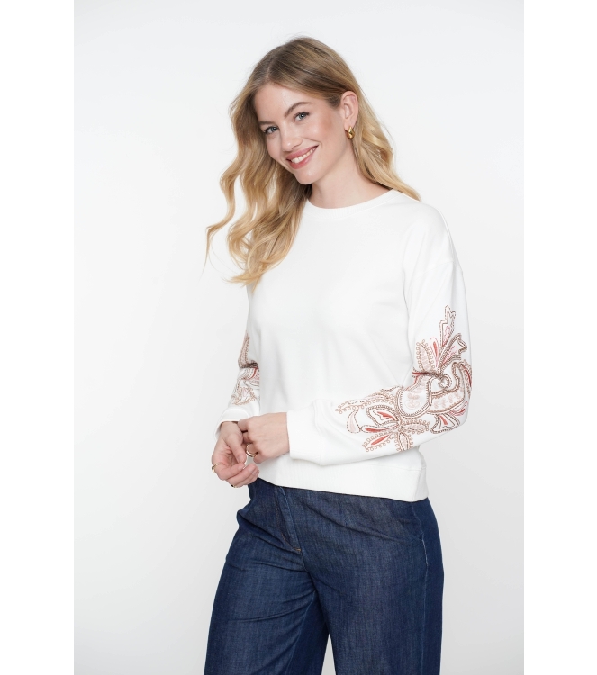 Geisha Sweater embroiderd sleeves 010 Off white