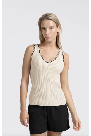 Yaya Rib tanktop with fun detail at 20908 Summer sand