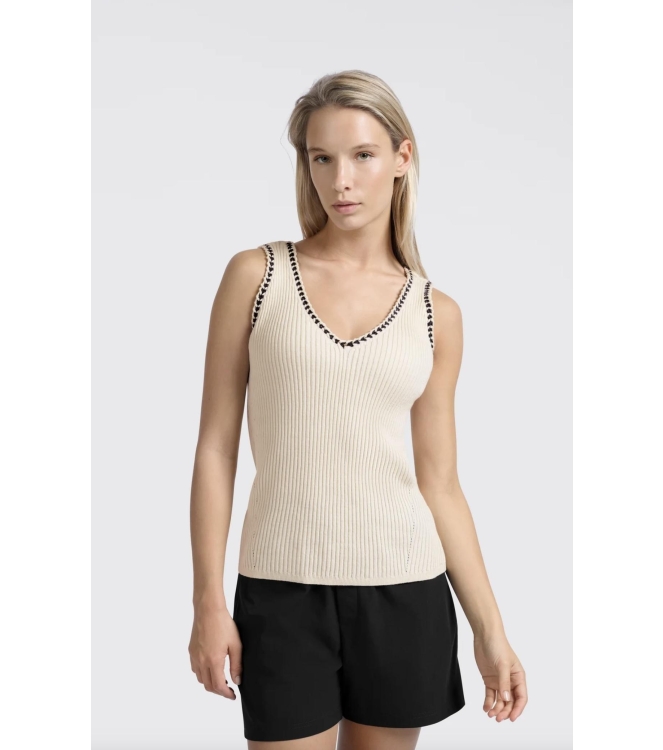 Yaya Rib tanktop with fun detail at 20908 Summer sand