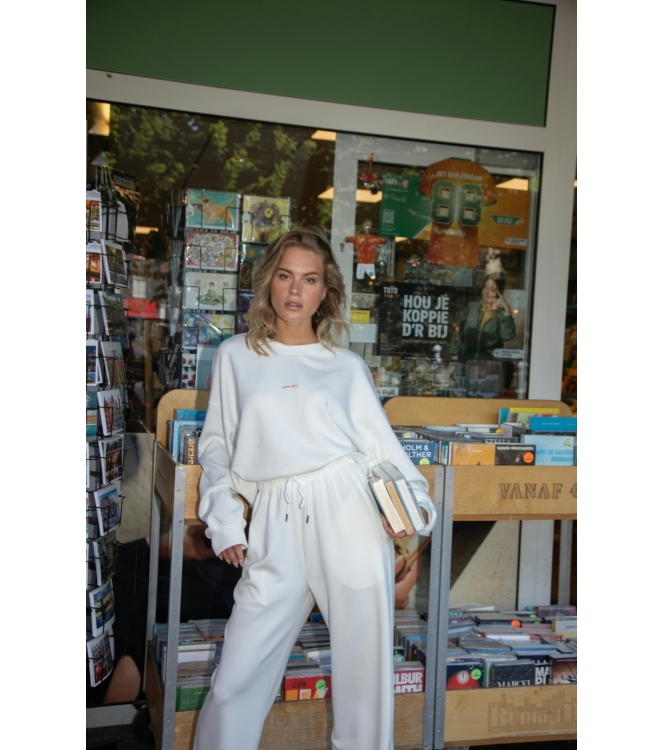 Studio Amaya Sweater WHITE