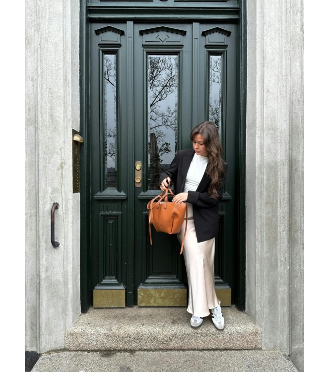 Neo Noir Vicky heavy sateen skirt 720 Champagne