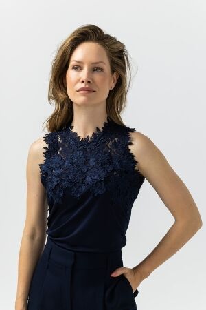 Label Dot Margo 629 donker blauw