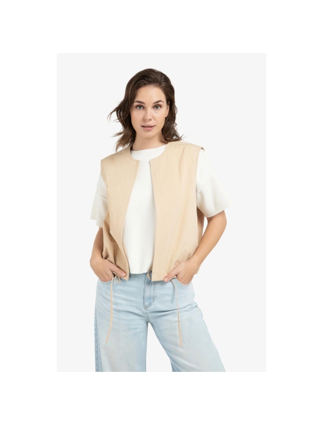 Yaya Mouwloos zomerjack 99052 Desert beige