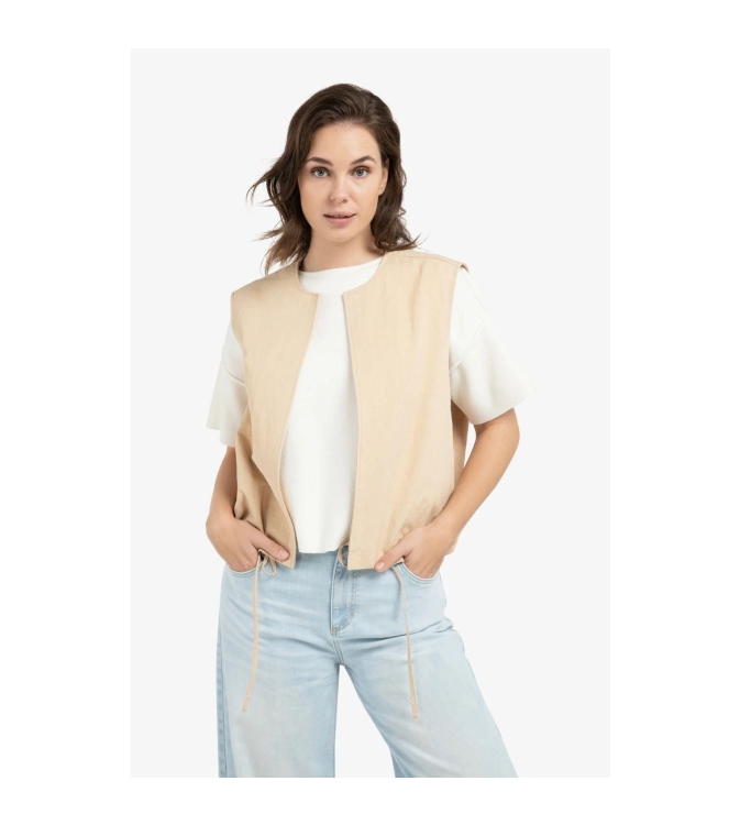 Yaya Mouwloos zomerjack 99052 Desert beige