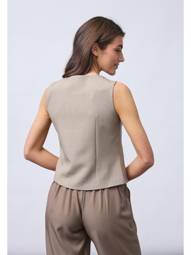 Sisters Point Vest 205 Sand