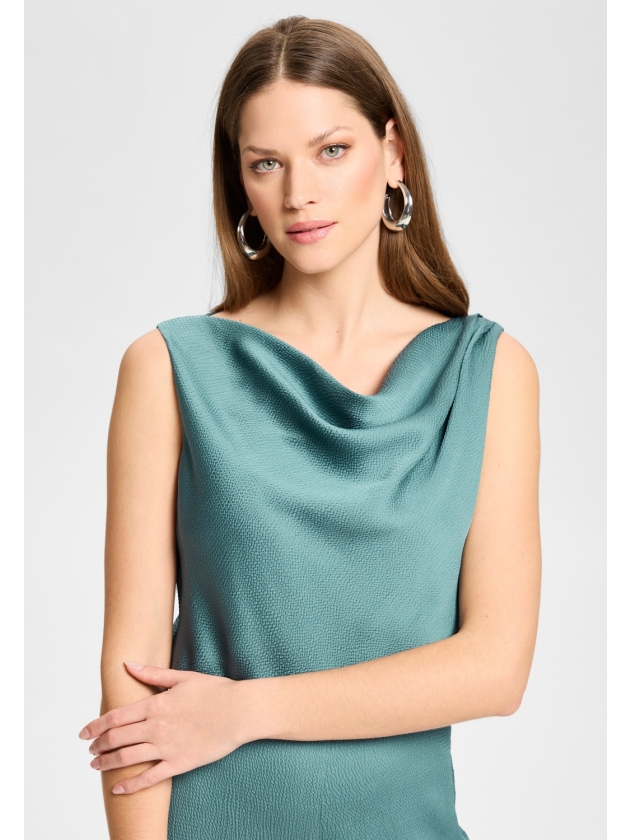 Swing Jumpsuit aus Satin mit Wasserfallau 537 teal green