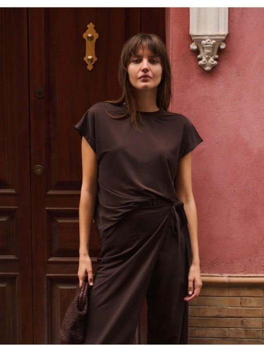 Yaya Mouwloos topje met ronde hals 99074 Aubergine purple