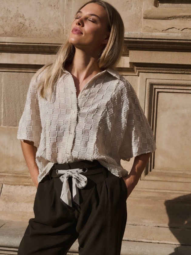 Yaya Jacquard blouse met korte mouw beige           