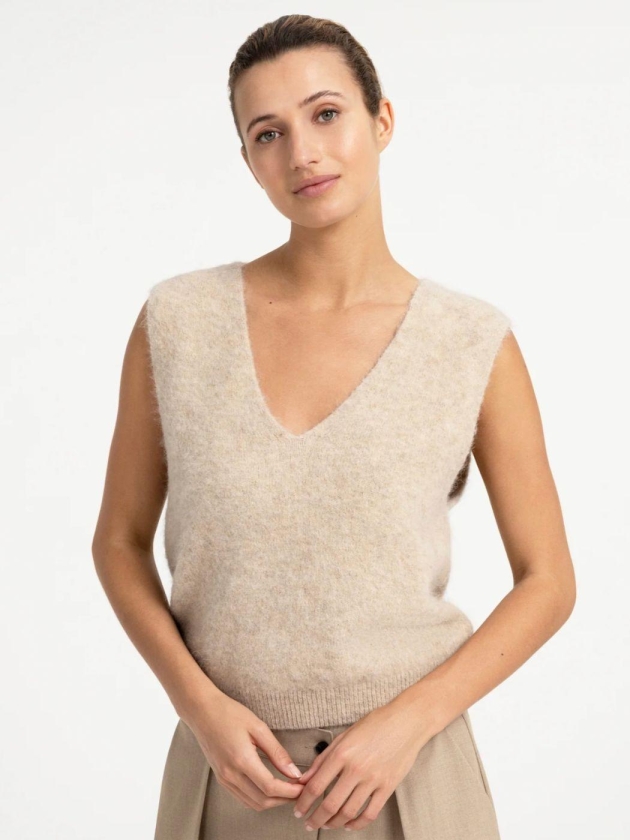 Yaya Spencer met diepe V-hals 990832 light beige mel