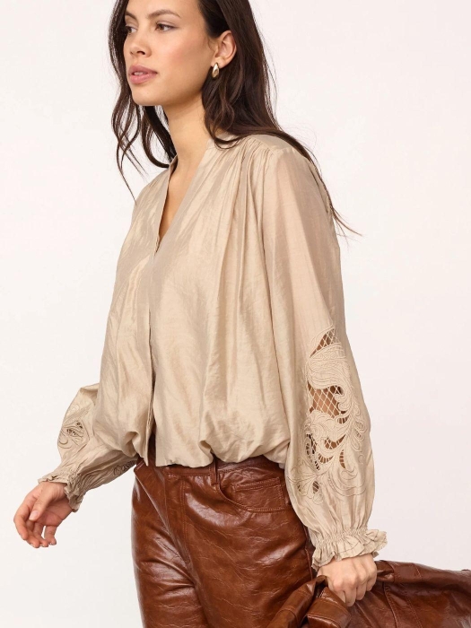 Co Couture DelinCC Balloon Emb Shirt Mink