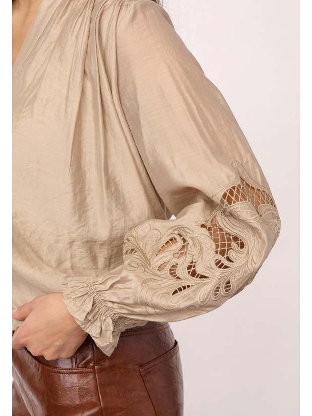 Co Couture DelinCC Balloon Emb Shirt Mink