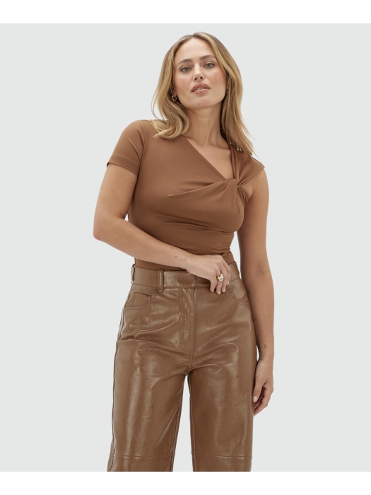Josh V LEVI 043 cognac