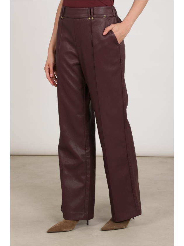 NUKUS Jill Pants PU 333 cherry