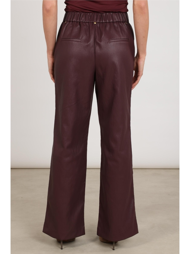 NUKUS Jill Pants PU 333 cherry