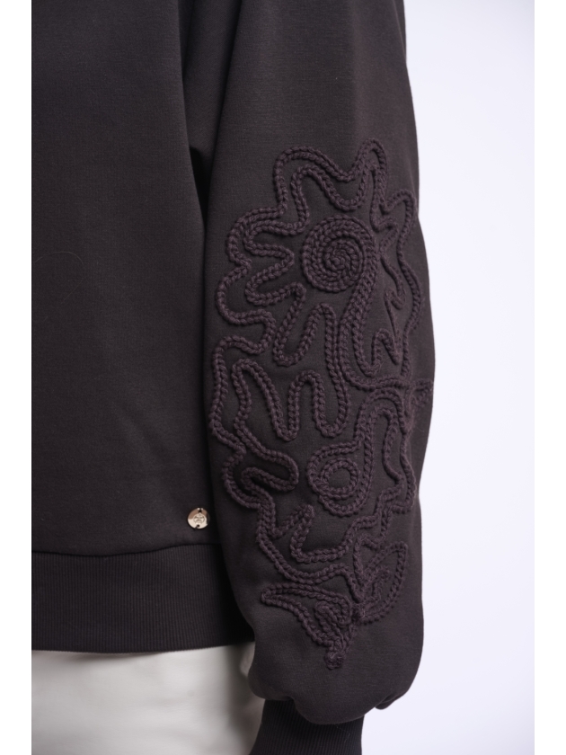 Rino en Pelle Crew neck sweater with applicated sleeves 11099 coffee roast