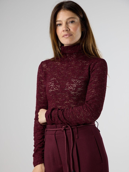 Label Dot Milaine 831 burgundy