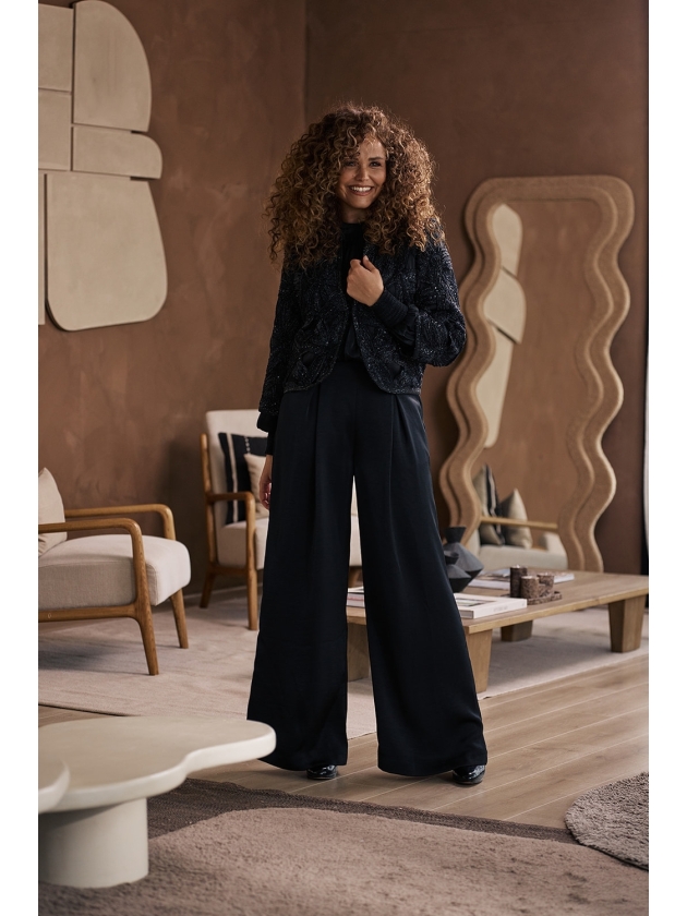 Label Dot Lizzy 900 zwart