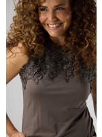 Label Dot Margo 227 taupe