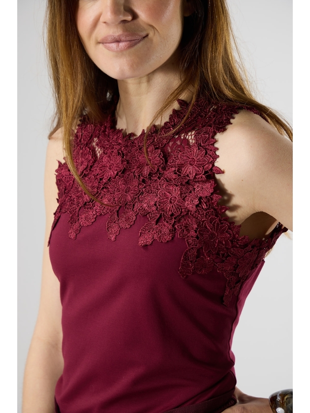 Label Dot Margo 830 bordeaux