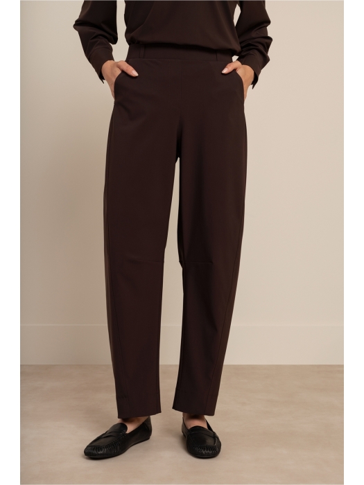 Studio Anneloes Marlise barrel trousers 8700 espresso