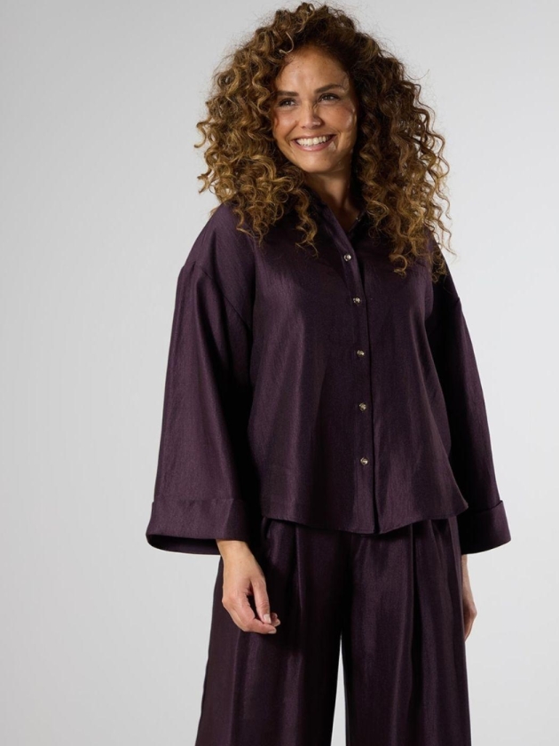 Label Dot Alisanne 831 Burgundy