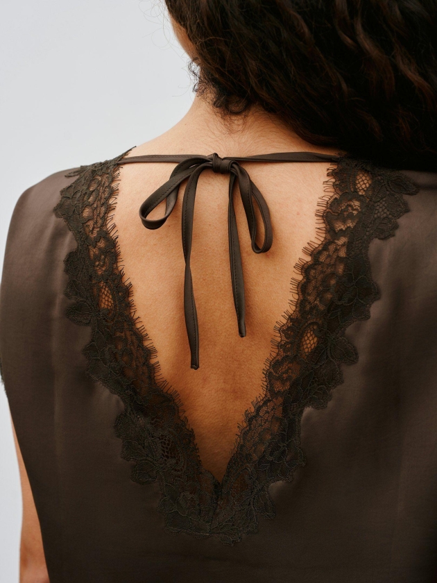 Neo Noir Benera heavwy sateen lace blouse 676 Dark brown